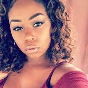 Meet your Posher, Kiera